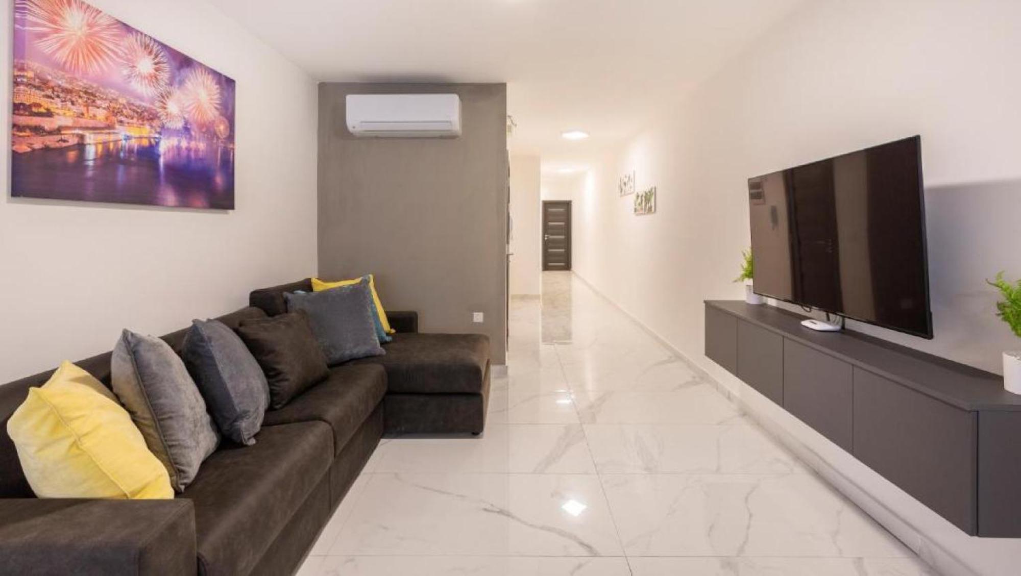 Apartment New And Modern In Bugibba, Great Location