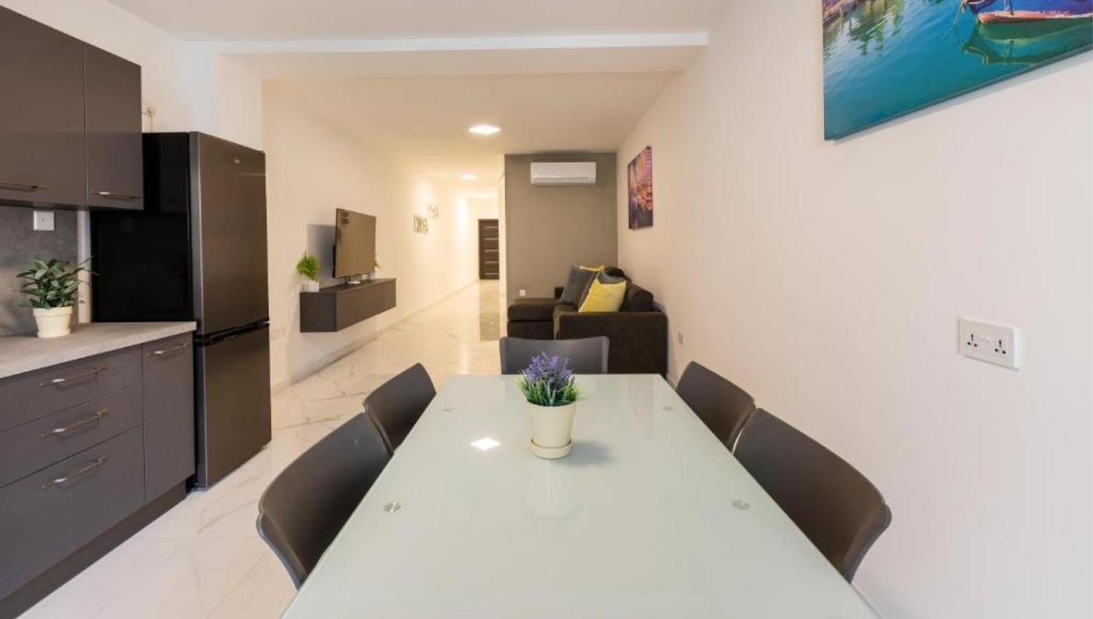 Apartment New And Modern In Bugibba, Great Location